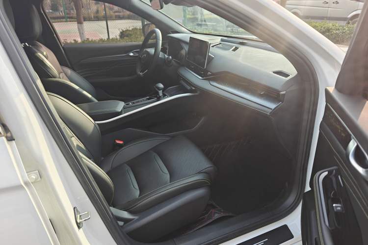 Used Geely Auto Preface 2023 1.5TD Fuyao Version Right Front Seat