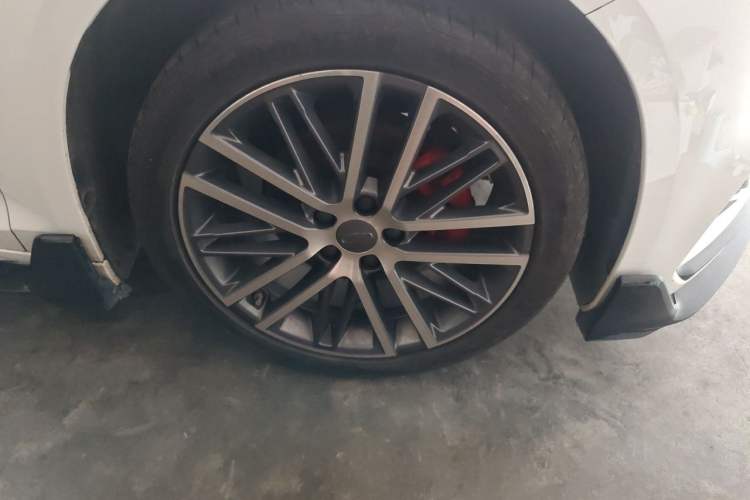 Used Geely Auto Preface 2023 1.5TD Kunlun Edition Right Front Wheel Hub