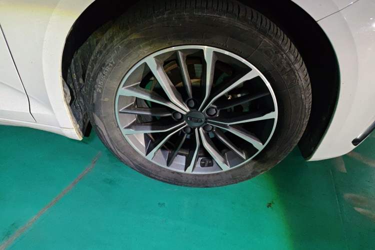 Used Geely Auto Preface 2023 2.0TD Luxury Version Right Front Wheel Hub