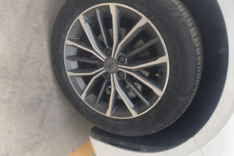 Used Geely Auto Preface 2023 2.0TD Luxury Version Right Front Wheel Hub