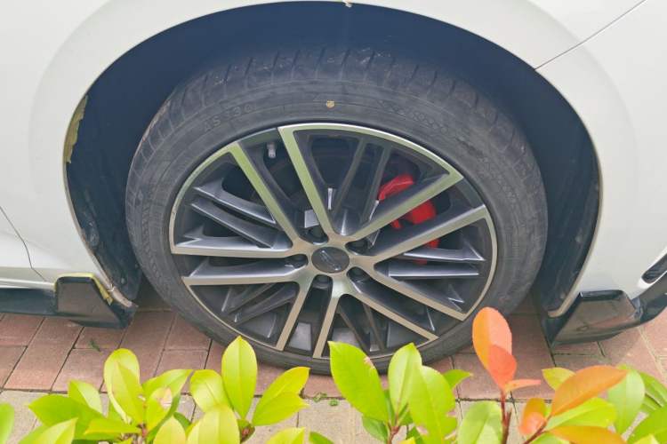 Used Geely Auto Preface 2023 1.5TD Kunlun Edition Right Front Wheel Hub