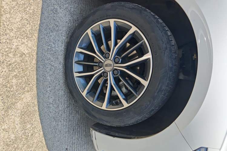 Used Geely Auto Preface 2023 2.0TD Luxury Version Right Front Wheel Hub