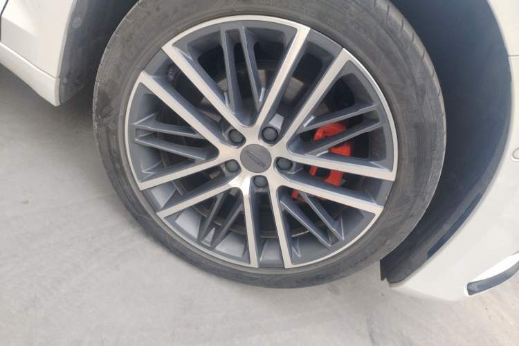 Used Geely Auto Preface 2023 2.0TD Prestige Version Right Front Wheel Hub