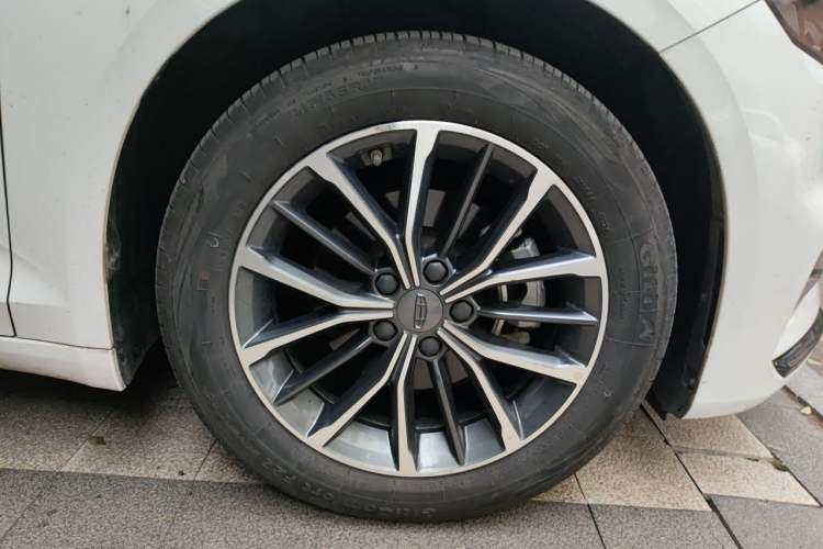 Used Geely Auto Preface 2023 1.5TD Fuyao Version Right Front Wheel Hub