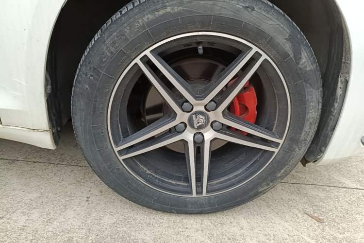 Used Geely Auto Preface 2023 2.0TD Luxury Version Right Front Wheel Hub