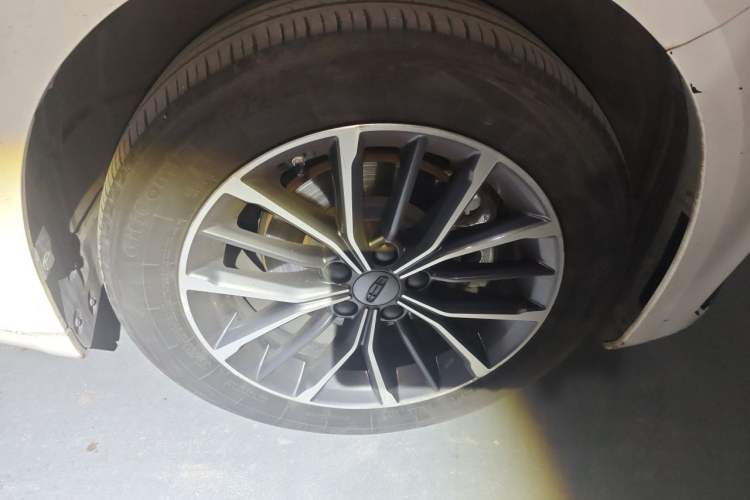 Used Geely Auto Preface 2023 1.5TD Fuyao Version Right Front Wheel Hub
