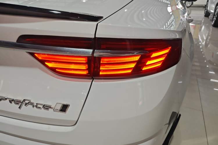 Used Geely Auto Preface 2023 1.5TD Kunlun Edition Right Rear Taillight