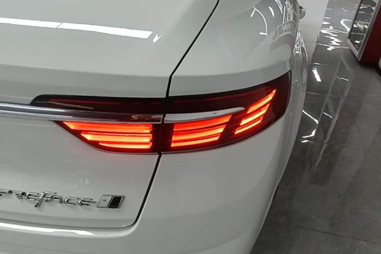 Used Geely Auto Preface 2023 2.0TD Luxury Version Right Rear Taillight