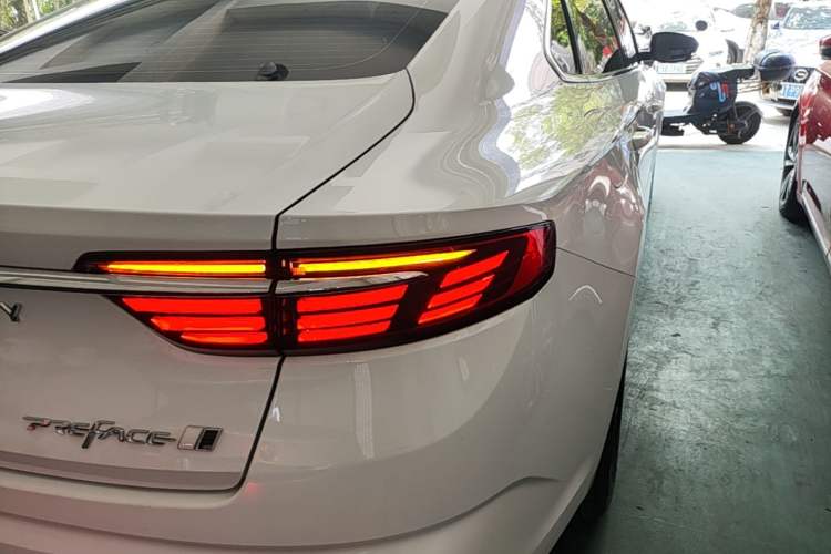 Used Geely Auto Preface 2023 1.5TD Fuyao Version Right Rear Taillight