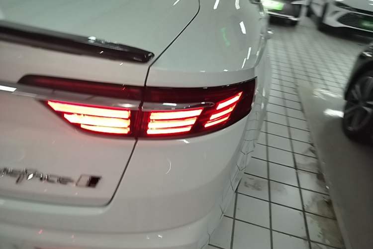 Used Geely Auto Preface 2023 1.5TD Fuyao Version Right Rear Taillight