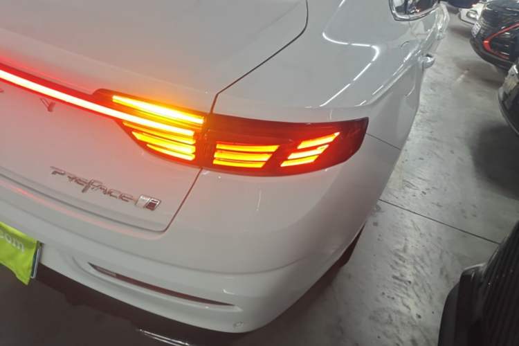 Used Geely Auto Preface 2023 2.0TD Luxury Version Right Rear Taillight