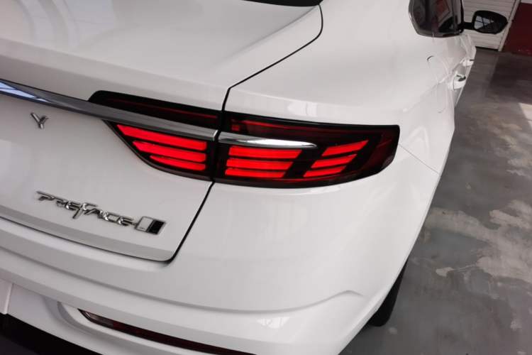 Used Geely Auto Preface 2023 1.5TD Fuyao Version Right Rear Taillight