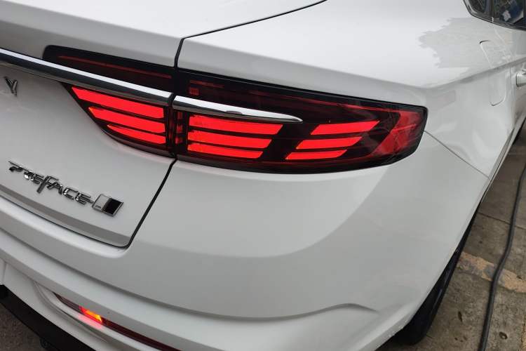 Used Geely Auto Preface 2023 1.5TD Fuyao Version Right Rear Taillight