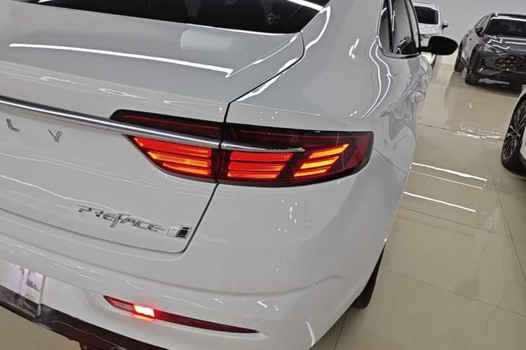 Used Geely Auto Preface 2023 2.0TD Luxury Version Right Rear Taillight