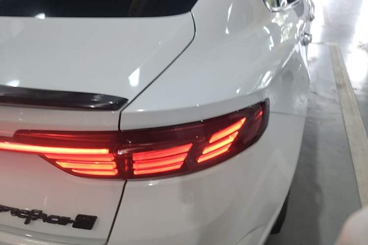Used Geely Auto Preface 2023 2.0TD Prestige Version Right Rear Taillight