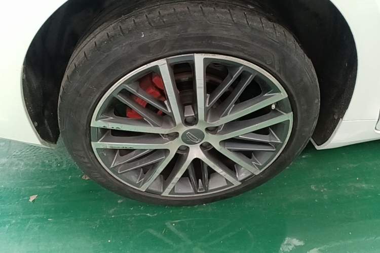 Used Geely Auto Preface 2023 2.0TD Prestige Version Right Rear Wheel Hub