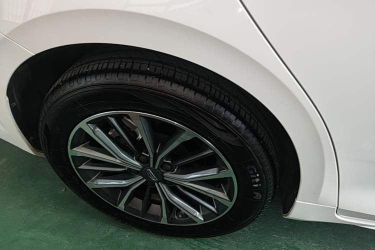 Used Geely Auto Preface 2023 1.5TD Fuyao Version Right Rear Wheel Hub