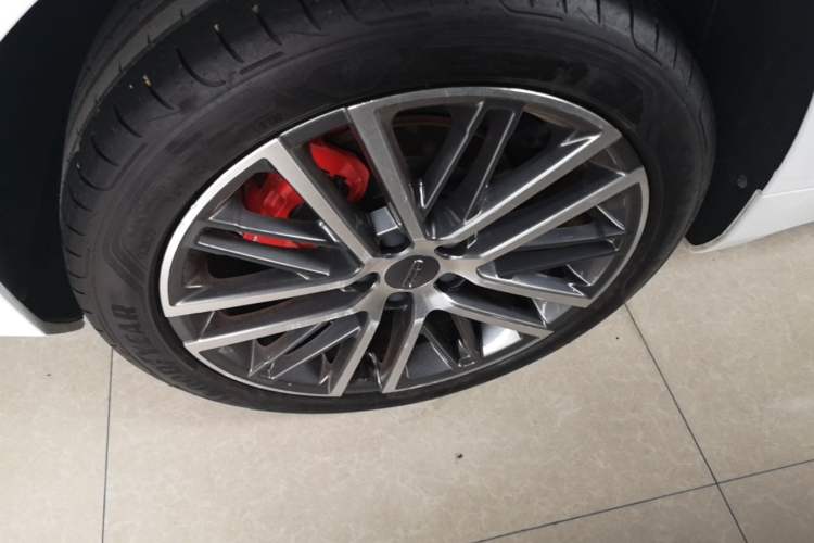 Used Geely Auto Preface 2023 2.0TD Prestige Version Right Rear Wheel Hub