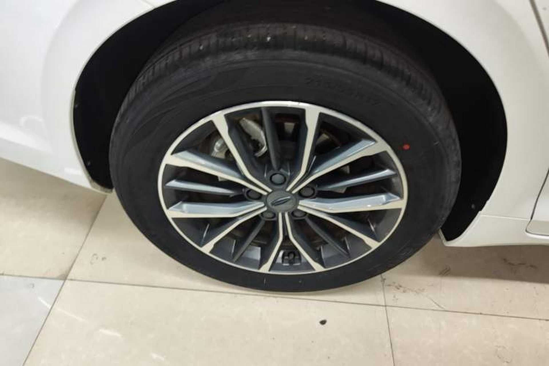 Used Geely Auto Preface 2023 2.0TD Luxury Version Right Rear Wheel Hub