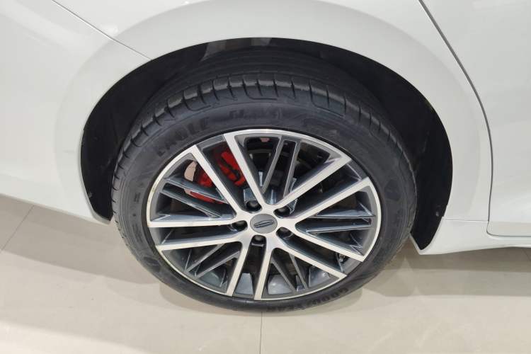Used Geely Auto Preface 2023 2.0TD Prestige Version Right Rear Wheel Hub