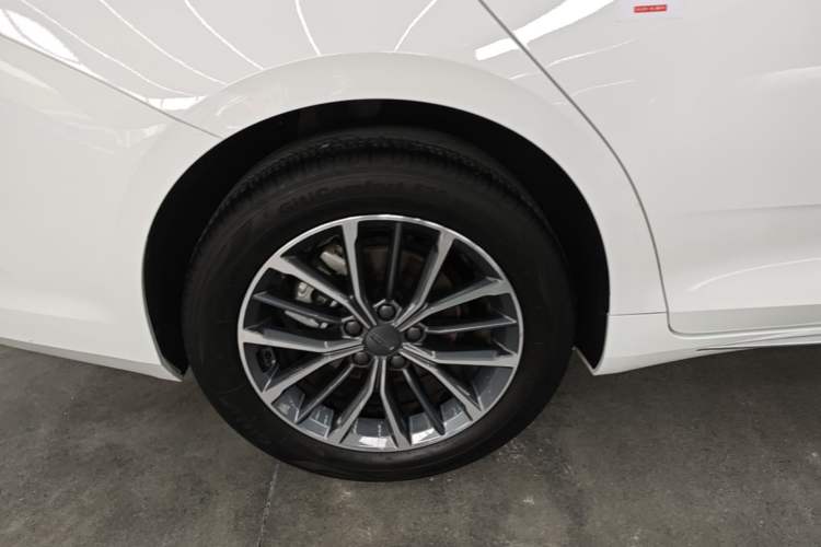 Used Geely Auto Preface 2023 2.0TD Luxury Version Right Rear Wheel Hub