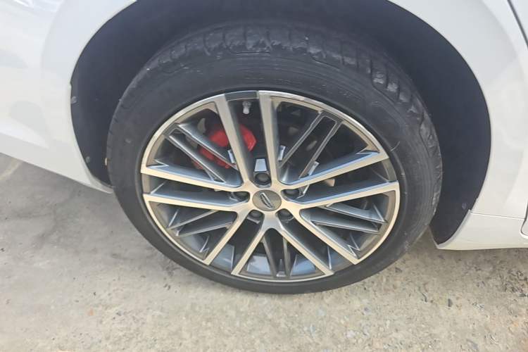 Used Geely Auto Preface 2023 2.0TD Prestige Version Right Rear Wheel Hub