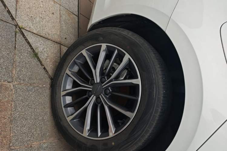 Used Geely Auto Preface 2023 2.0TD Luxury Version Right Rear Wheel Hub