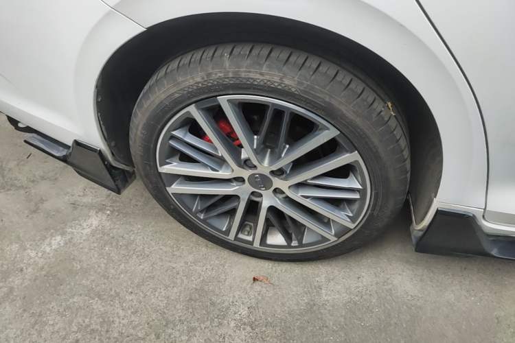 Used Geely Auto Preface 2023 1.5TD Kunlun Edition Right Rear Wheel Hub