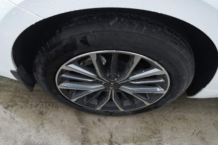 Used Geely Auto Preface 2023 2.0TD Luxury Version Right Rear Wheel Hub