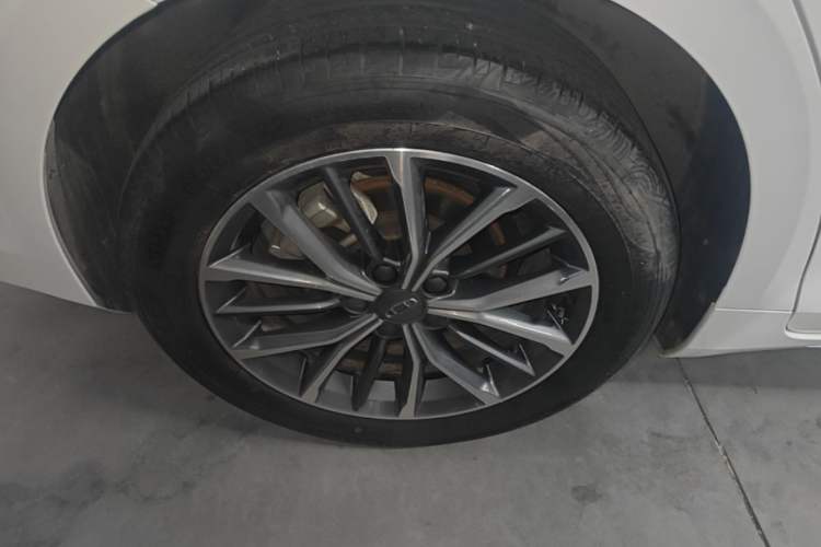 Used Geely Auto Preface 2023 2.0TD Luxury Version Right Rear Wheel Hub