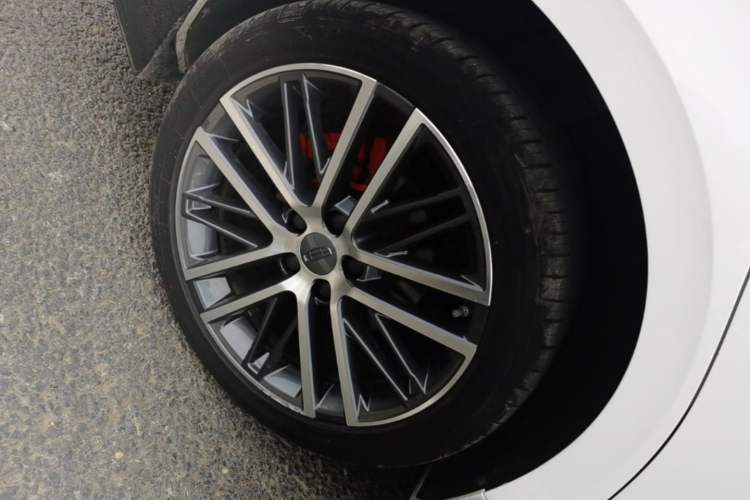 Used Geely Auto Preface 2023 1.5TD Kunlun Edition Right Rear Wheel Hub