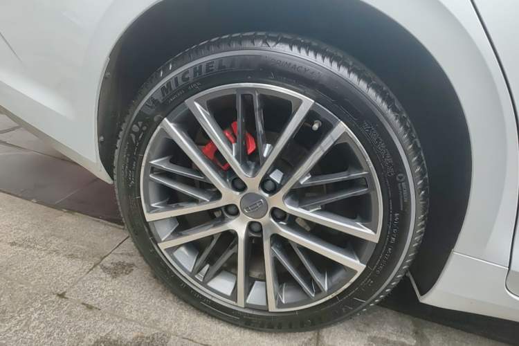 Used Geely Auto Preface 2023 2.0TD Prestige Version Right Rear Wheel Hub