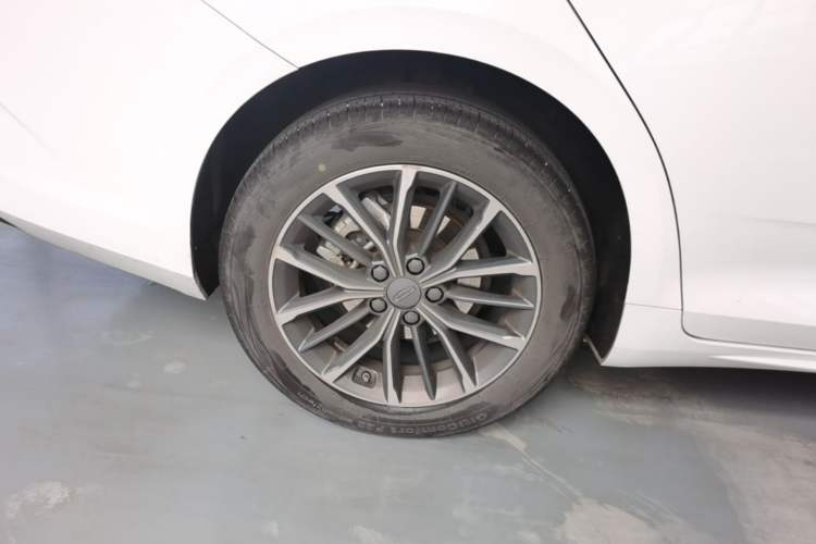 Used Geely Auto Preface 2023 1.5TD Fuyao Version Right Rear Wheel Hub