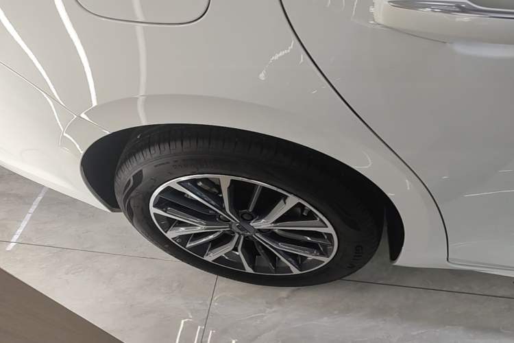 Used Geely Auto Preface 2023 1.5TD Fuyao Version Right Rear Wheel Hub