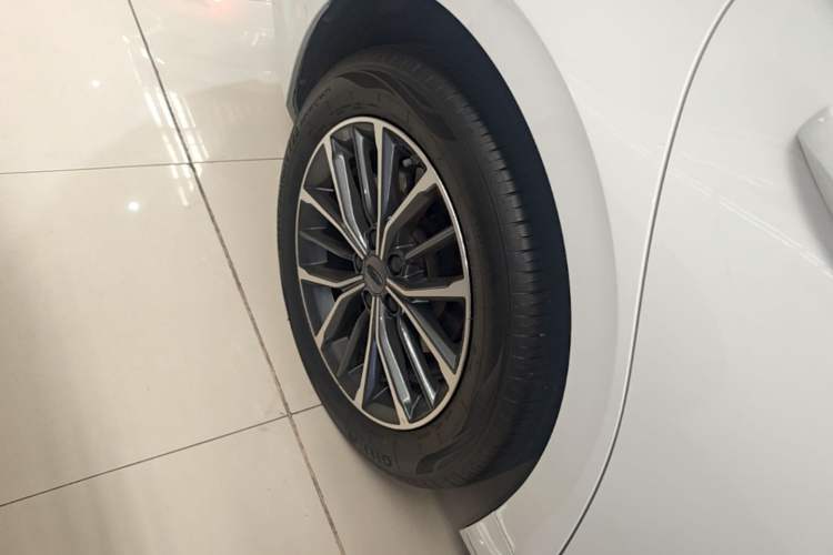 Used Geely Auto Preface 2023 1.5TD Fuyao Version Right Rear Wheel Hub
