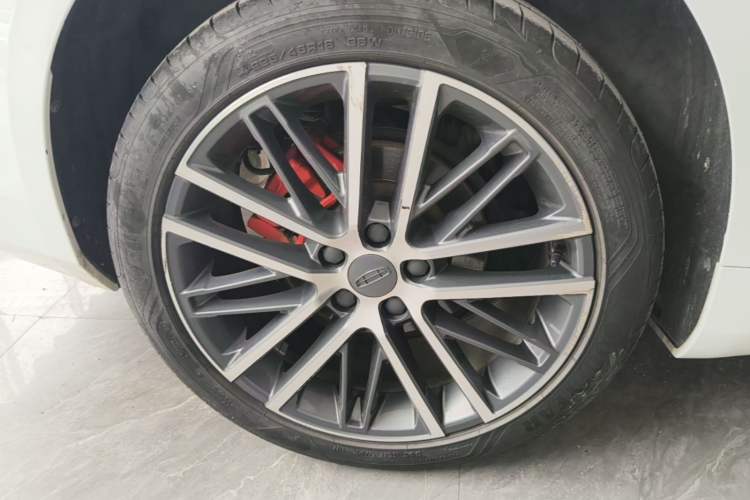 Used Geely Auto Preface 2023 2.0TD Prestige Version Right Rear Wheel Hub