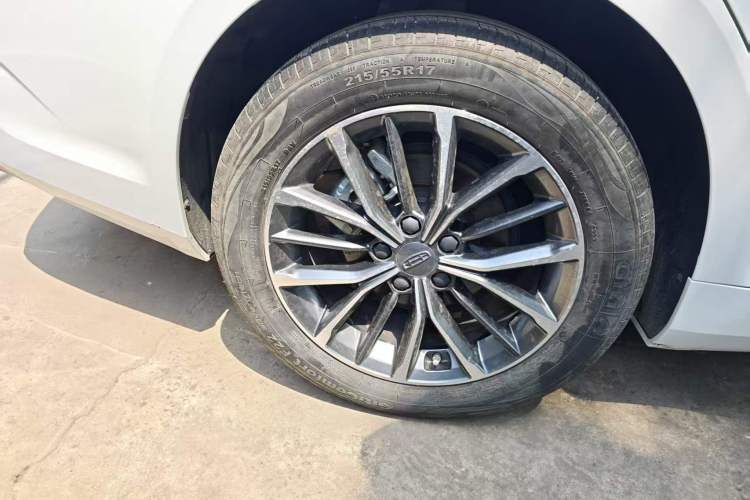 Used Geely Auto Preface 2023 1.5TD Fuyao Version Right Rear Wheel Hub
