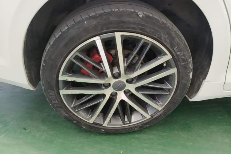 Used Geely Auto Preface 2023 2.0TD Prestige Version Right Rear Wheel Hub