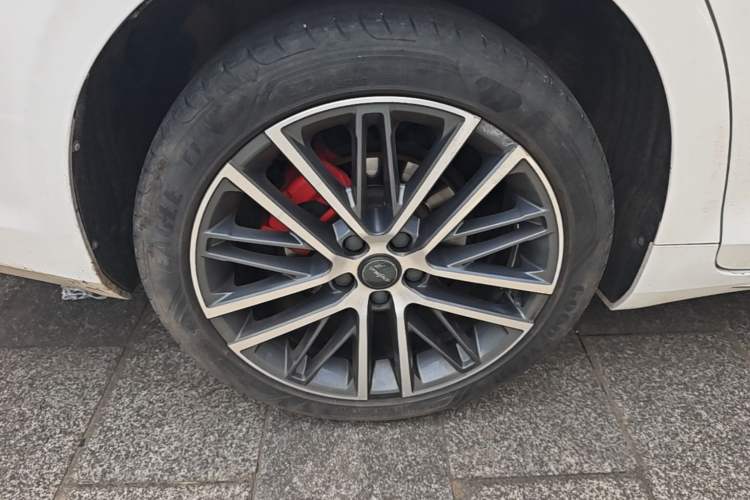 Used Geely Auto Preface 2023 2.0TD Prestige Version Right Rear Wheel Hub