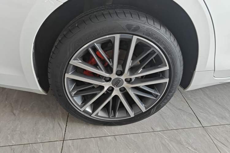Used Geely Auto Preface 2023 2.0TD Prestige Version Right Rear Wheel Hub