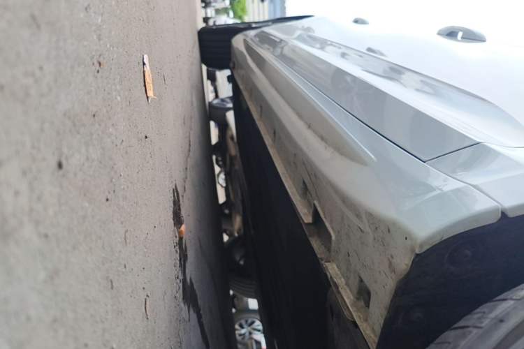 Used Geely Auto Preface 2023 1.5TD Fuyao Version Right Side Sill