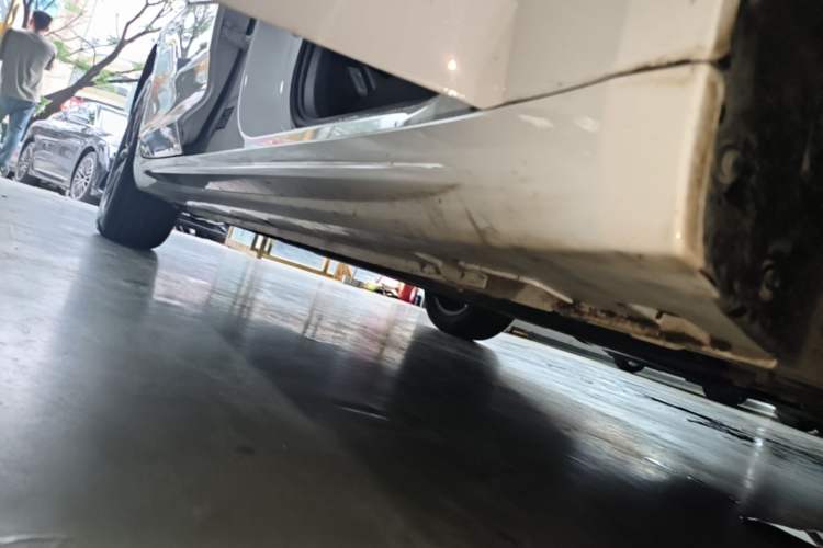 Used Geely Auto Preface 2023 1.5TD Fuyao Version Right Side Sill