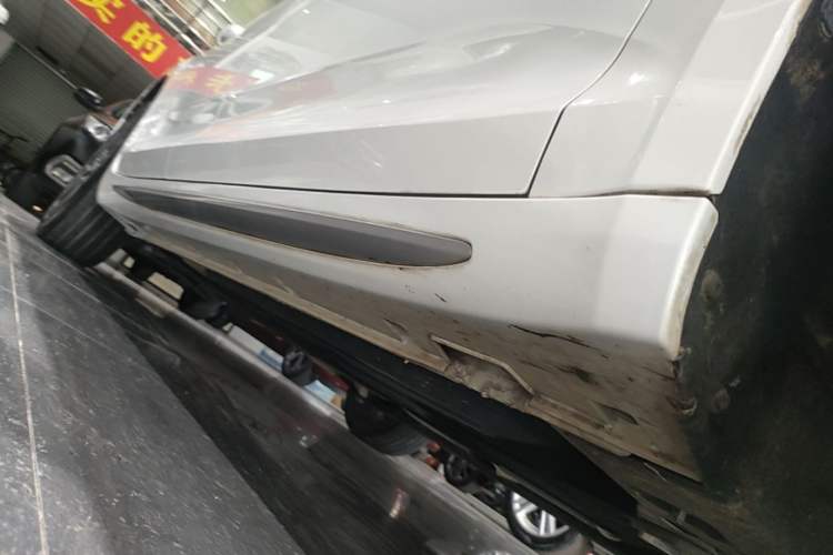 Used Geely Auto Preface 2023 2.0TD Prestige Version Right Side Sill