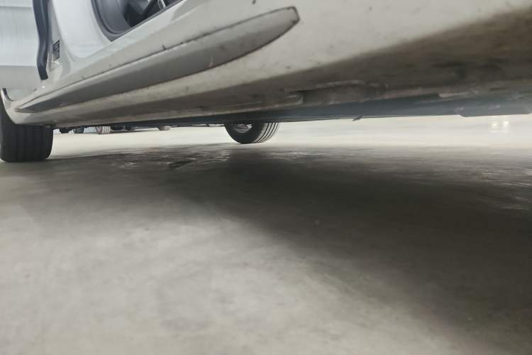 Used Geely Auto Preface 2023 2.0TD Prestige Version Right Side Sill