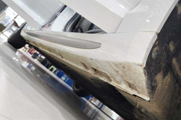 Used Geely Auto Preface 2023 2.0TD Prestige Version Right Side Sill