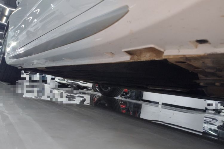 Used Geely Auto Preface 2023 2.0TD Luxury Version Right Side Sill