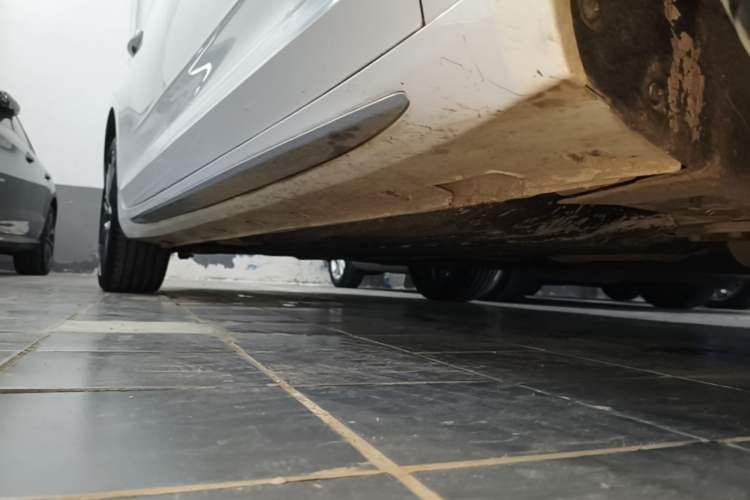 Used Geely Auto Preface 2023 2.0TD Prestige Version Right Side Sill