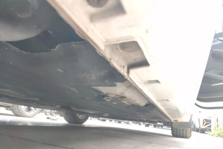 Used Geely Auto Preface 2023 1.5TD Fuyao Version Right Side Sill