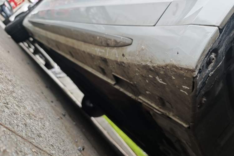 Used Geely Auto Preface 2023 2.0TD Luxury Version Right Side Sill