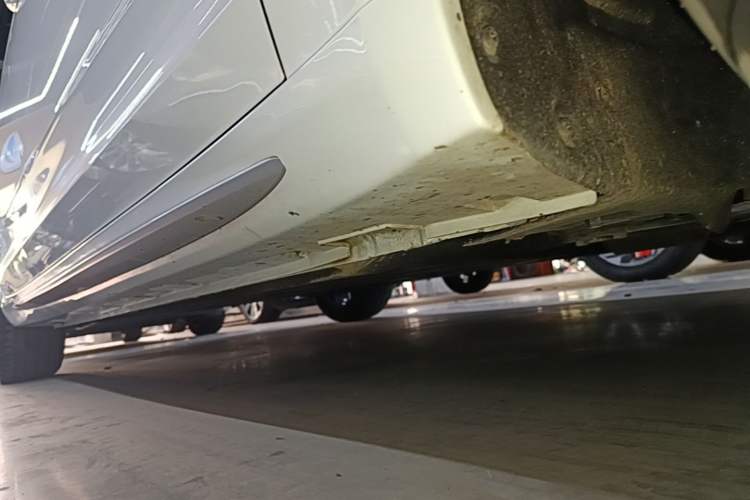 Used Geely Auto Preface 2023 2.0TD Prestige Version Right Side Sill